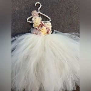 Gorgeous tulle dress 12 months baby girl